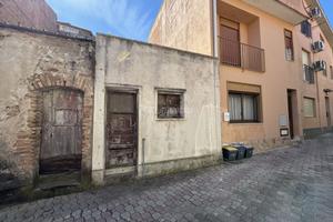 Rudere in zona Massa Santa Lucia