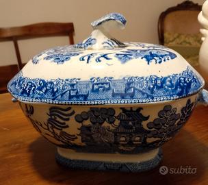 Zuppiera in ceramica.