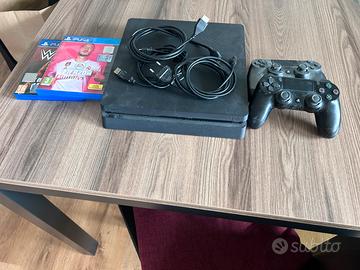 PS4 Slim 500GB +2 Controller +2 Giochi +Cavi