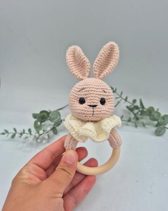 Sonaglio a coniglietto in amigurumi