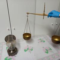 bilancia + lampada ad olio vintage antiquariato