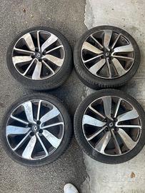 Cerchi in lega 17" Renault Clio IV 4 Fori + Gomme