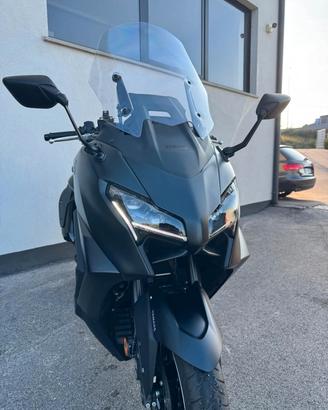 Yamaha TMAX 560 25TH ANNIVERSARY 900 KM 2026