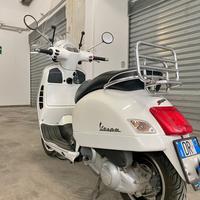 Vespa 300 gts