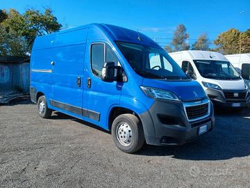 Peugeot Boxer 330 2.2 BlueHDi 120 S&S PC-TN Furgon