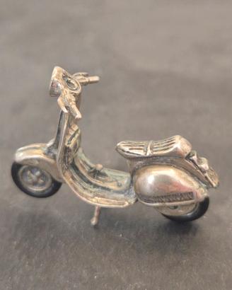 miniature vespa Piaggio argento 800