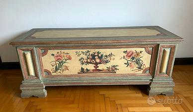 Cassapanca dipinta a mano - Stile Veneto Tirolese