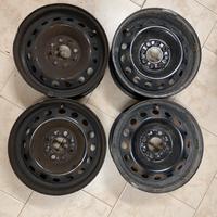 Cerchi in ferro 13” con copricerchi fiat panda