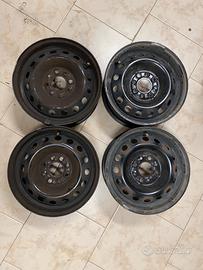 Cerchi in ferro 13” con copricerchi fiat panda