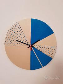 Orologio home made in legno blu