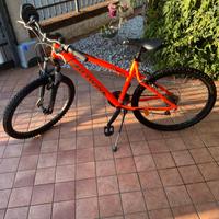 Bicicletta Rockrider B-Twin