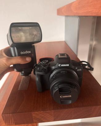 Fotocamera Canon EOS R50 + Flash Godox