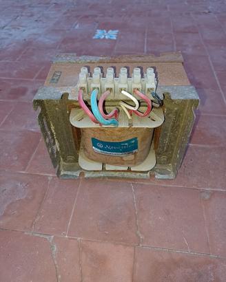 Trasformatore monofase 500 VA 220 380 / 12 v