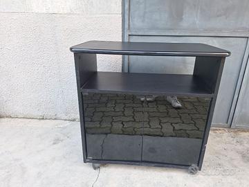 Mobiletto da salotto nero