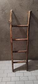Scala a pioli in legno