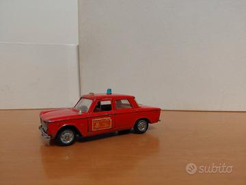 Mebetoys Fiat 1500 no Politoys Dinky Corgi 
