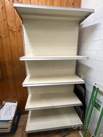Scaffale negozio