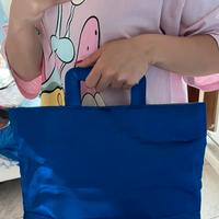 Borsa shopper blu metallizzata – capiente, con ch