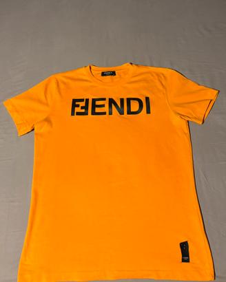 Maglietta FENDI, taglia M, maschio