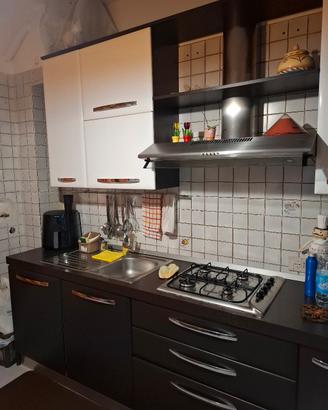 Cucina componibile completa in buonissimo stato