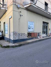 Locale commerciale o possibile unità abitativa