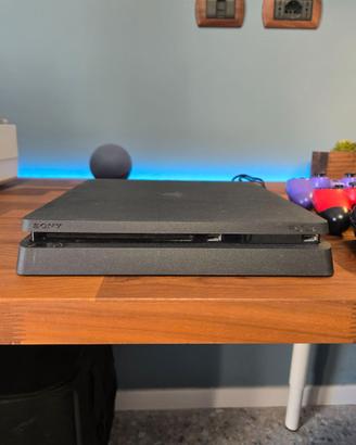 Playstation 4 Pro Slim 1TB + 3 Controller