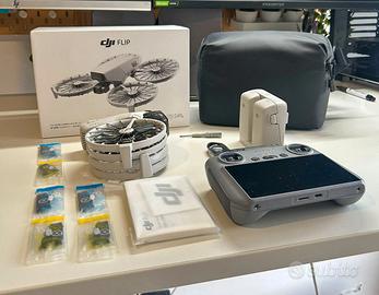DJI Flip Fly More Combo + DJI RC2 con schermo