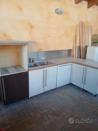 cucina ad angolo con isola