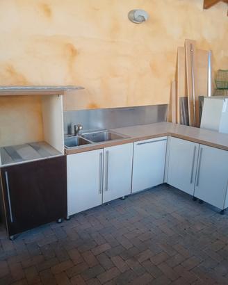 cucina ad angolo con isola