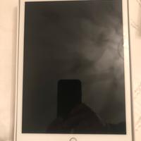 Ipad Apple 8th Generation WiFi - Smart Keyboard