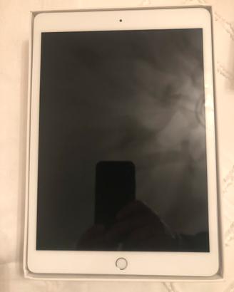 Ipad Apple 8th Generation WiFi - Smart Keyboard