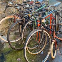 blocco di bici storiche per collezione o raduni