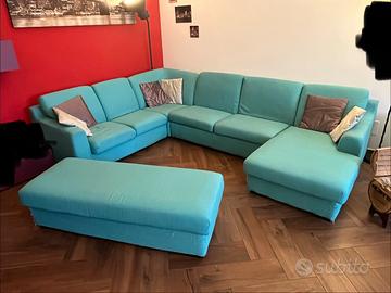 Divano angolare con sceslong e pouf