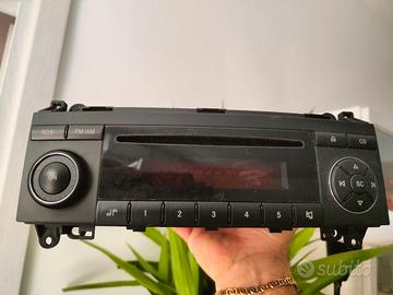 Autoradio stereo lettore CD classe B e A