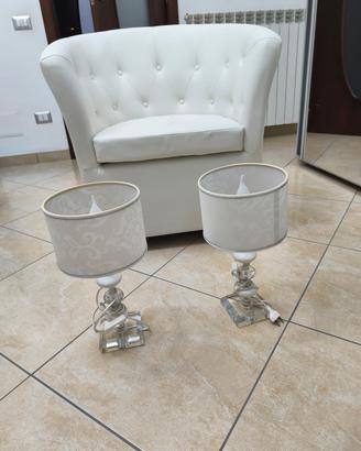 Poltrona bianca in ecopelle + coppia lampade 