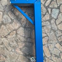 Sacco da boxe e struttura in ferro