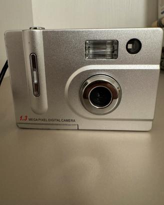Digicam vintage Y2K 1.3mp altroconsumo (funziona)