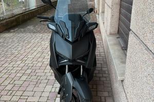 YAMAHA X-MAX 300