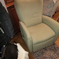 poltrona reclinabile elettricamente