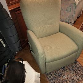 poltrona reclinabile elettricamente