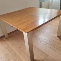 Tavolo quadrato in legno