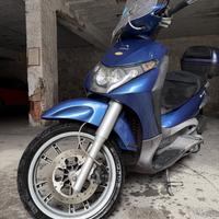 Piaggio Beverly 250 + bauletto 40 lit + parabrezza