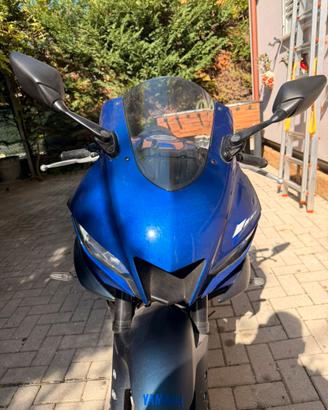 Yamaha YZF-R3 (2023)