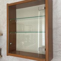 Vetrina esposizione a parete