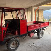 Trattore motoagricola