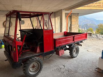 Trattore motoagricola