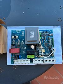 Centralina e kit cancello con telecomandi Elvox