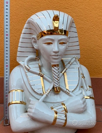 Busto di faraone in ceramica