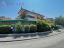 grande-locale-pizzeria-con-cucina-avviata-completa