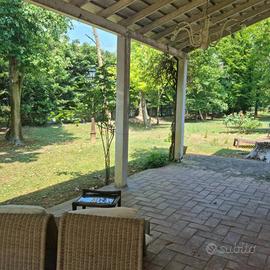 Rustico / Casale di 303 m² con più di 5 locali a R